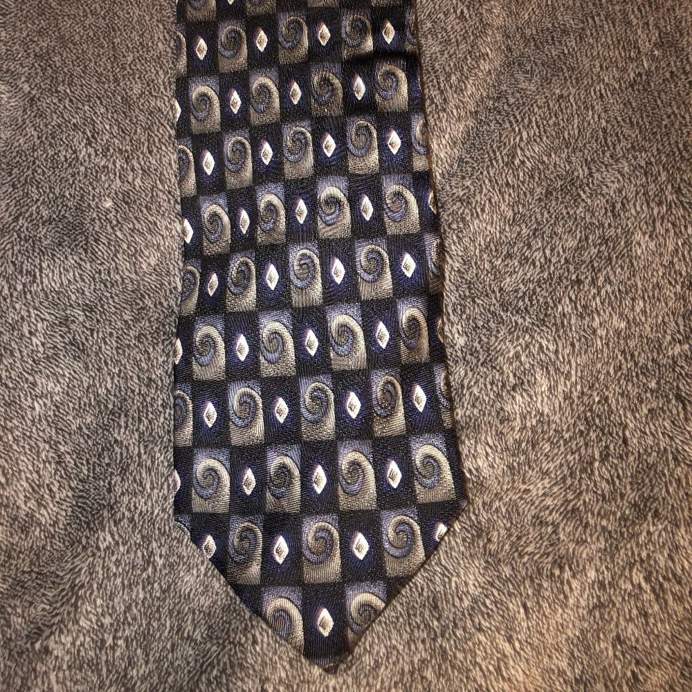 Louis Roth 100% silk shell tie